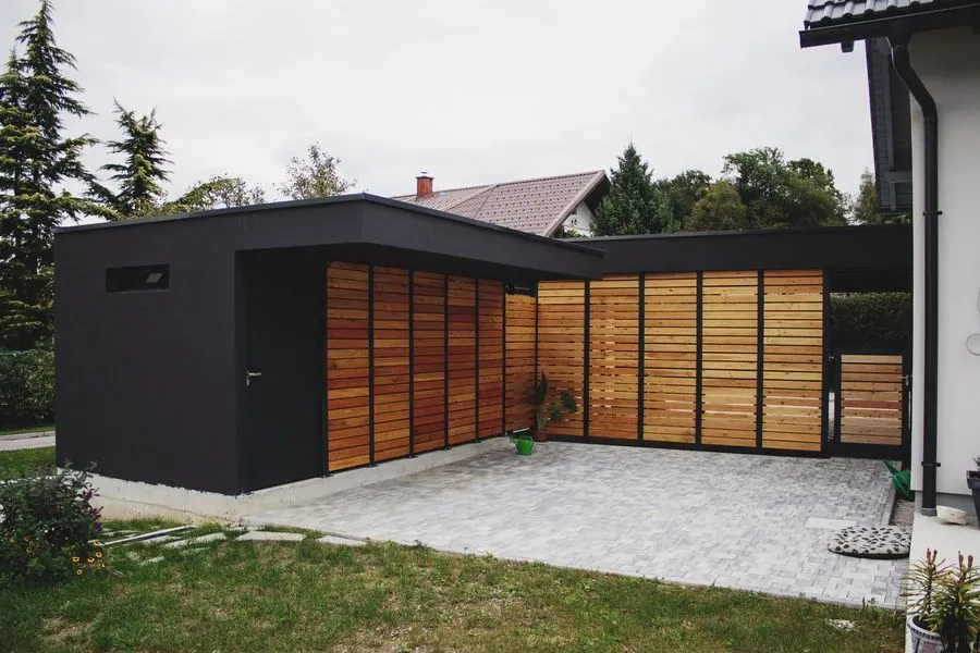 Nadstrešek z ravno streho – Slemenšek Engineering